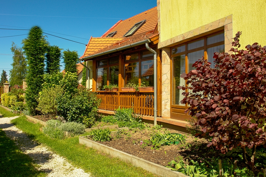 Eco-friendly house with lots of rooms for sale close to Lake Balaton